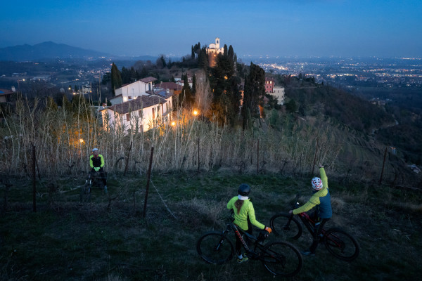 Tour in E-BIKE tra i vigneti di Montevecchia con possibile degustazione