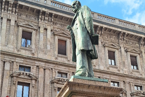 Milano Piazza San Fedele Manzoni